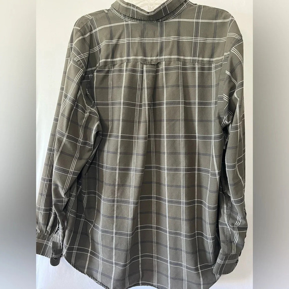 St. John’s Bay Iron Free Mens Long Sleeve Plaid Shirt Size XL - Picture 2 of 3
